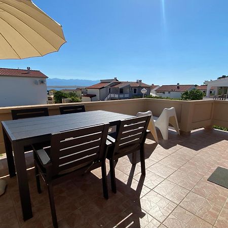 Beachfront Apartment Вир Екстер'єр фото